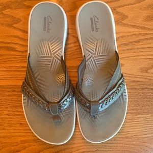 Clarks Collection flip flop sandals